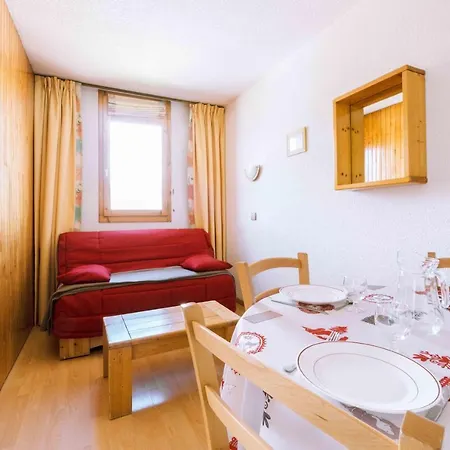 Res Zig Zag Centre Station