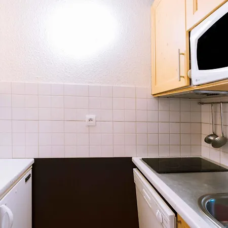 Res Zig Zag Centre Station